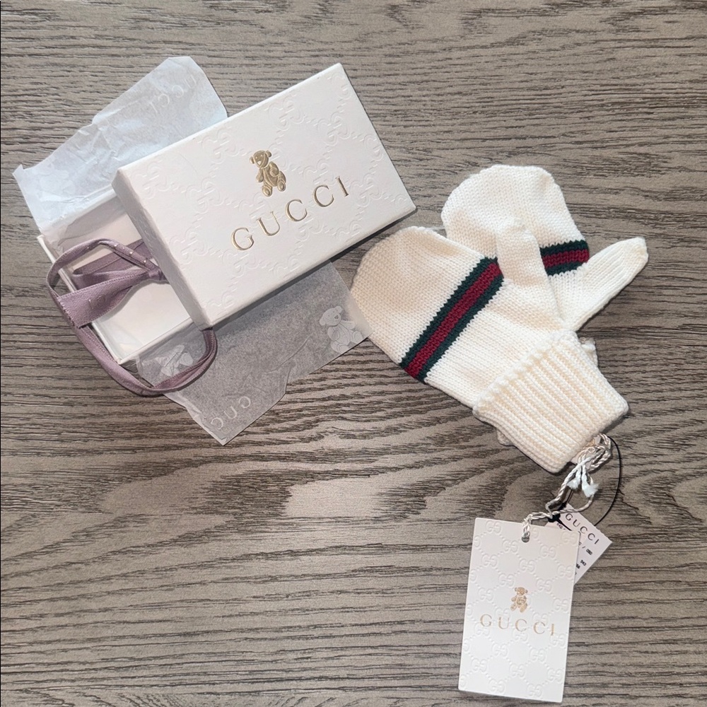 Gucci baby Mittens with Green and Red Stripes